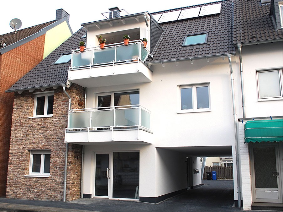 Dreifamilienhaus mit Lift in Rheinnähe